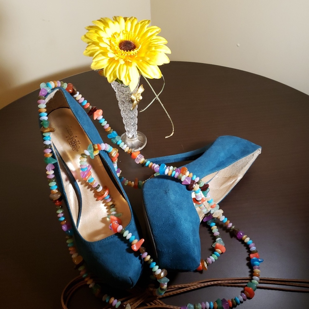 Shoes - Picture 2 of 4